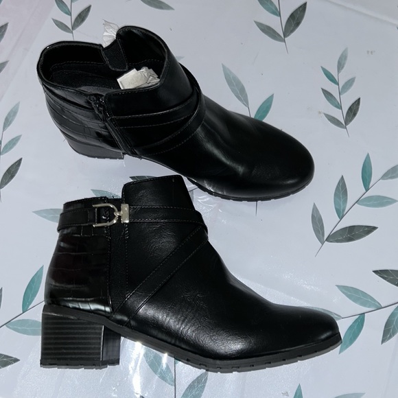 Black Croc Franccess Almond Toe Block Heel Booties - Picture 5 of 8